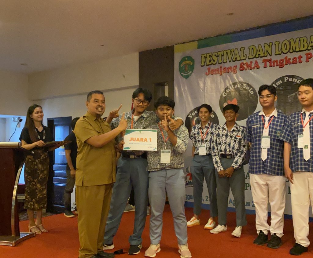 Momen penuh suka cita, mendapat Juara 1 Lomba Nasional video pendek