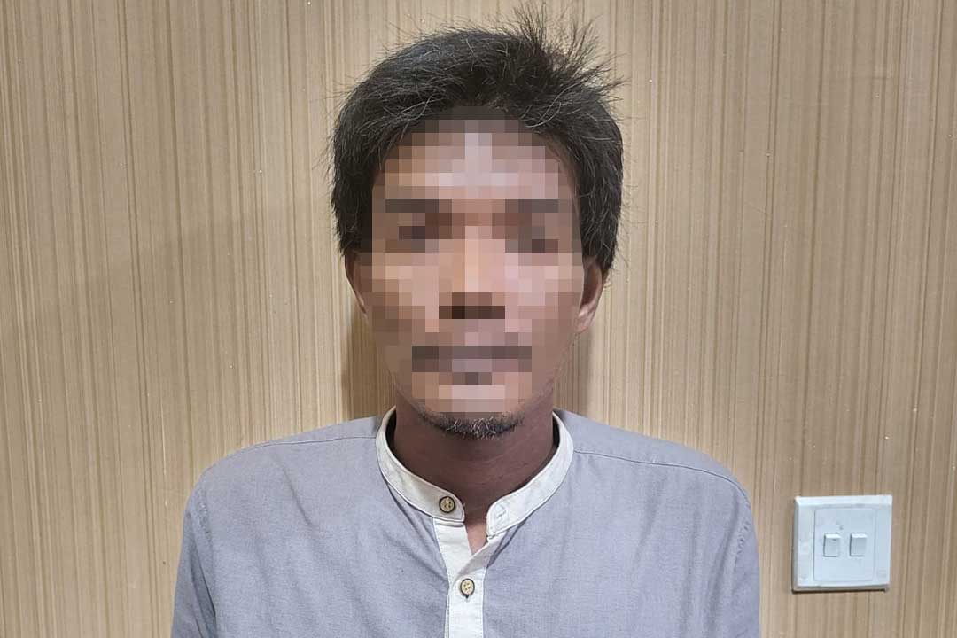Tersangka A (40) pemilik sekaligus pelaku perdagangan orang di salah satu wisma karaoke di Jalan Diponegoro, Kelurahan Berbas pantai, Bontang Selatan.