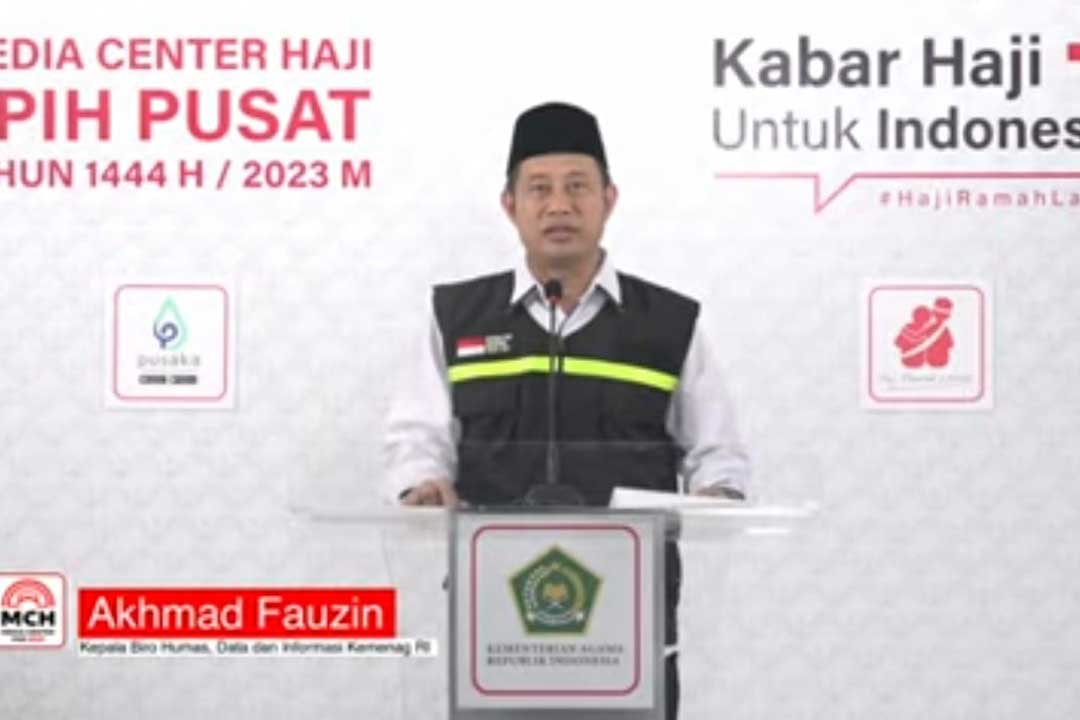 Akhmad Fauzin saat menyampaikan siaran pers.