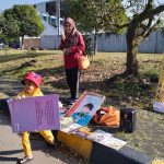 Irni Satyawati, founder Samarinda Read Aloud saat mengkampanyekan budaya membaca.