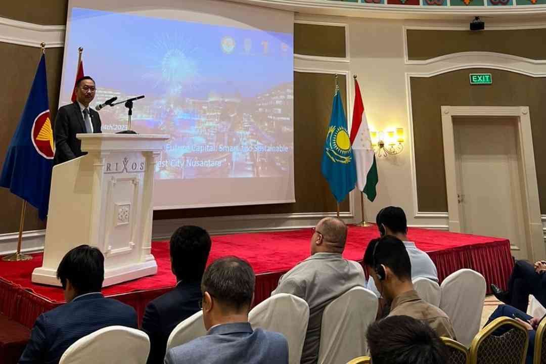 Kepala Otorita Ibu Kota Nusantara (OIKN) Bambang Susantono berbicara di Forum Investasi di Astana, Kazakhstan, pada Selasa (4/7/2023