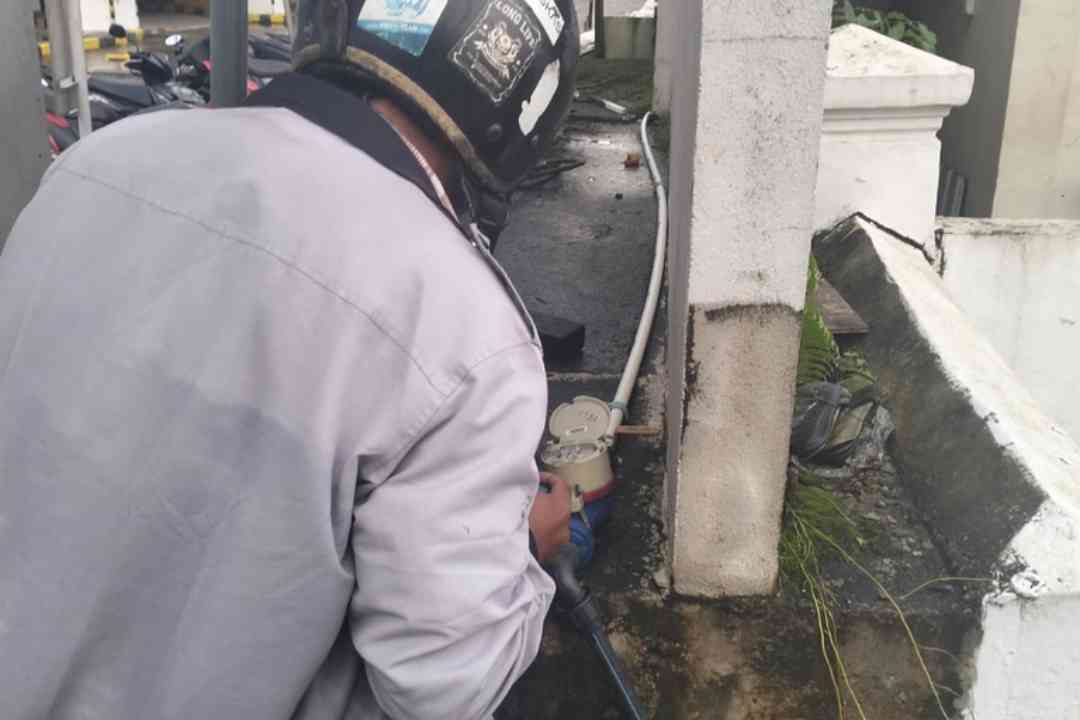 Tampak meteran air diduga ilegal yang berlokasi di belakang Hotel Mercure Samarinda