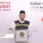 Dodo Murtado, Koordinator Media Center Haji (MCH) PPIH Pusat saat menyampaikan keterangan persnya di Asrama Haji Pondok Gede, Jakarta (7/7/2023)
