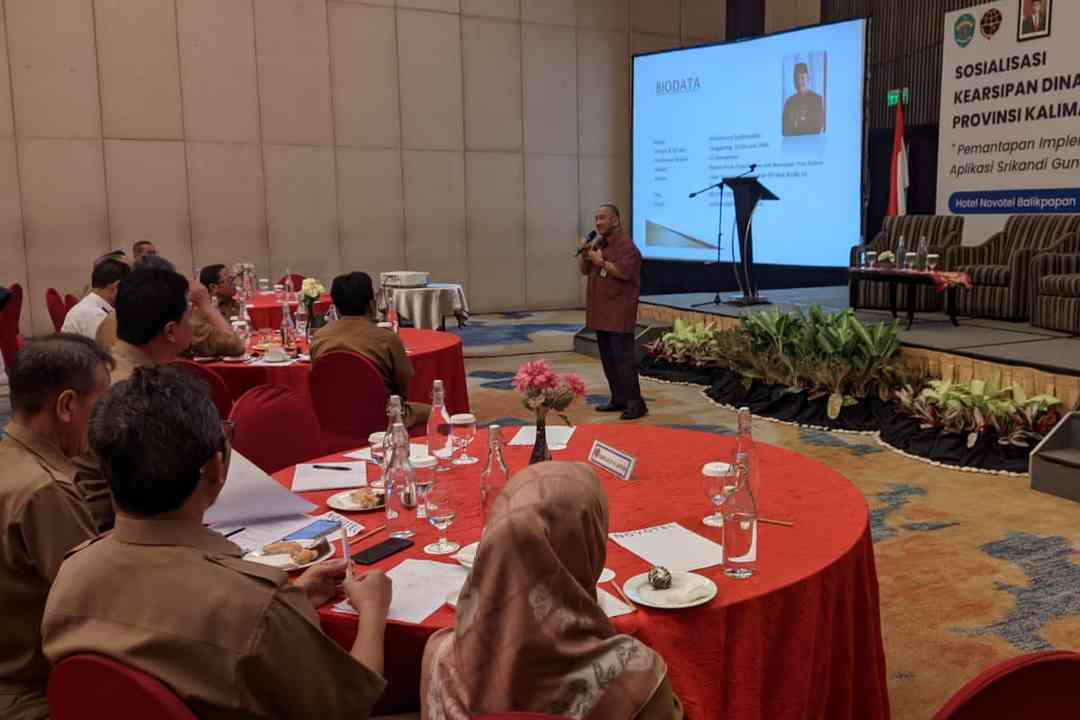 H. Muhammad Syafranuddin saat menyampaikan materi tentang penggunaan aplikasi Srikandi