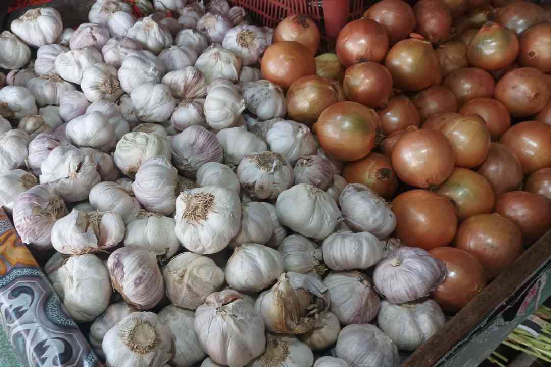 Harga Bawang Putih Melesat Tinggi, Capai Kenaikan Hingga Rp 15 ribu.