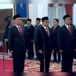 Pelantikan Menteri, Wamen, dan Anggota Wantimpres Sisa Masa Jabatan 2019-2024, 17 Juli 2023. Putra Aceh Nezar Patria (tengah) dilantik sebagai Wakil Menteri Kominfo, mendampingi Budi Arie Setiadi sebagai Menteri Kominfo.