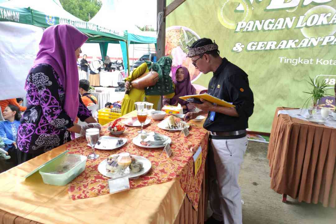 Lomba Cipta Menu Beragam, Bergizi, Seimbang, dan Aman (B2SA) Tingkat Kota Bontang 2023 oleh DKP3 bersama PKK Kota Bontang di TPI Tanjung Limau, Bontang Utara, Selasa (18/7/2023).