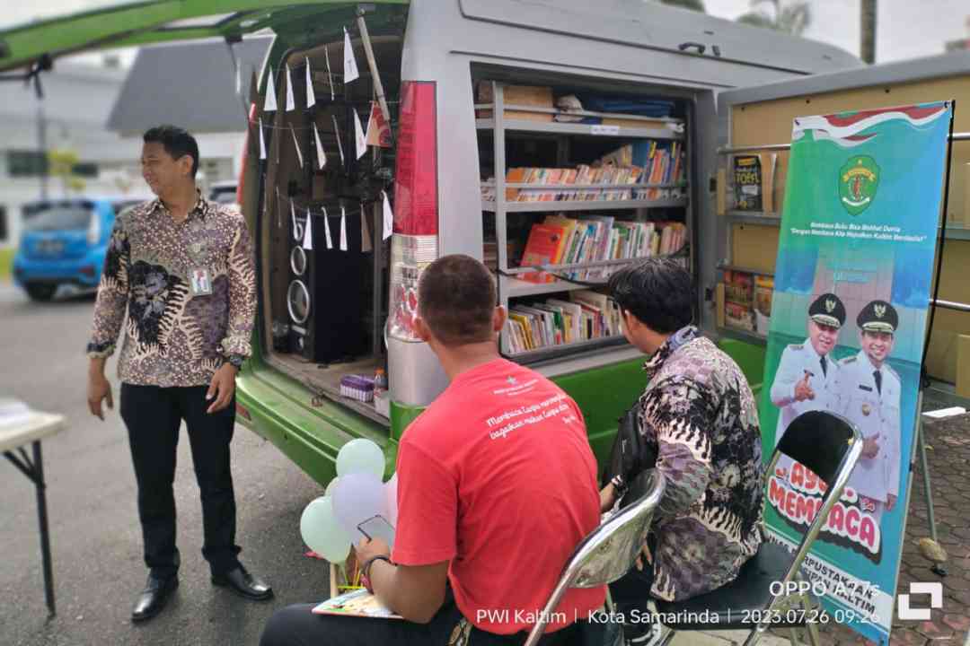 Perpustakaan keliling pun hadir di acara puncak hari anak Nasional tingkat provinsi Kalimantan Timur