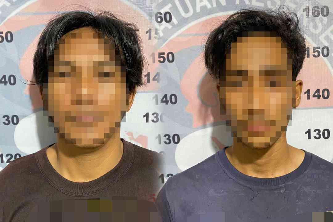 Tersangka K (38) dan R (22) berhasil diamankan polisi di Jalan Samratulangi, RT 15 Kelurahan Tanjung Laut Indah, Bontang Selatan, Jumat (7/7/2023)