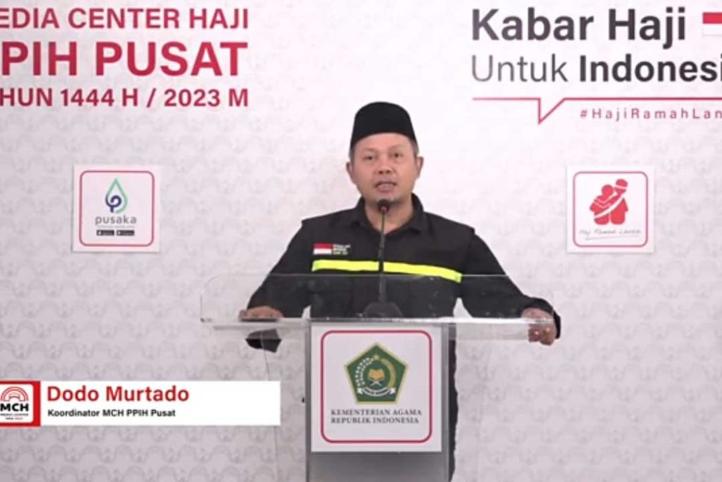 Dodo Murtado Koordinator MCH PPIH Pusat saat menyampaikan Keterangan pers di Asrama Haji Pondok Gede Jakarta, Jum'at siang, 28 Juli 2023.