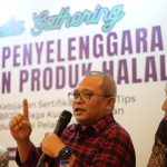 Staf Khusus Menteri Agama Wibowo Prasetyo (tengah)