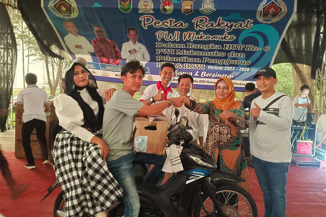 Alhamdulillah Sukses, HUT Ke-6 PWI Mukomuko dan Pelantikan Pengurus PWI & IKWI Periode 2023-2026. Selamat juga kepada Pemenang Hadiah Utama Satu Unit Sepeda Motor.
