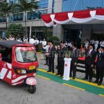 Pelepasan Bajaj Gas Bumi Spesial Kemerdekaan di halaman Kantor PT Perusahaan Gas Negara Tbk di Jakarta