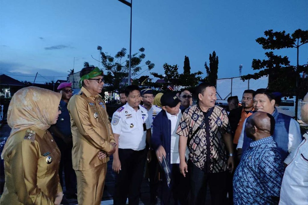 Komisi V DPR RI Saat Meninjau Pelabuhan Tanjung Laut Bersama Walikota dan Wakil Walikota Bontang, serta Kepala KSOP Kelas II Bontang.