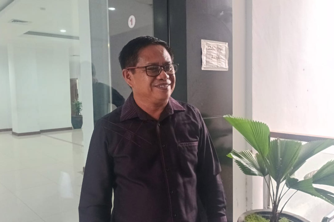 Elnatan Pasembe ketua pansus komisi 1, Menjelaskan Rapat Tentang Revisi Perda Tahun 2013. (Foto : Farikhin/Jurnalborneo.cok).
