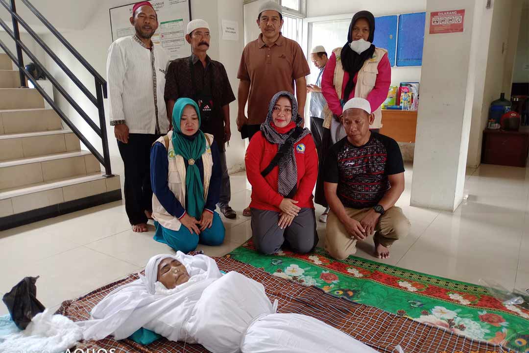 Jenazah Panggo sebelum ditutup.