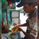 Ngadiono, pedagang mie ayam kacang pasar Segiri