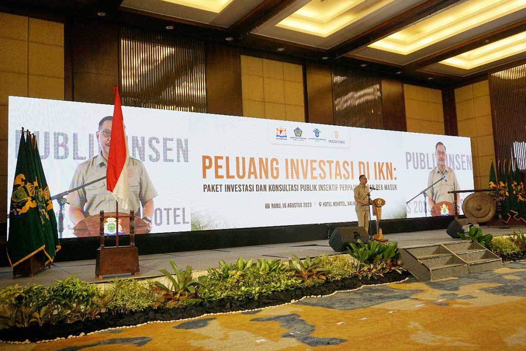 onsultasi Publik tentang Insentif dan Sosialisasi Peluang Investasi kepada semua pengusaha nasional dan daerah di kota Balikpapan, Kalimantan Timur, Rabu, Balikpapan, 16 Agustus 2023