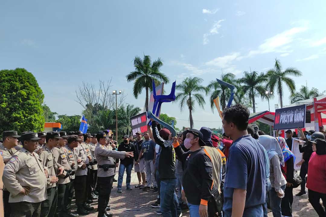 Simulasi Sistem Pengamanan Kota (Sispamkot) oleh Polres Bontang, Jum'at, (22/9/2023).