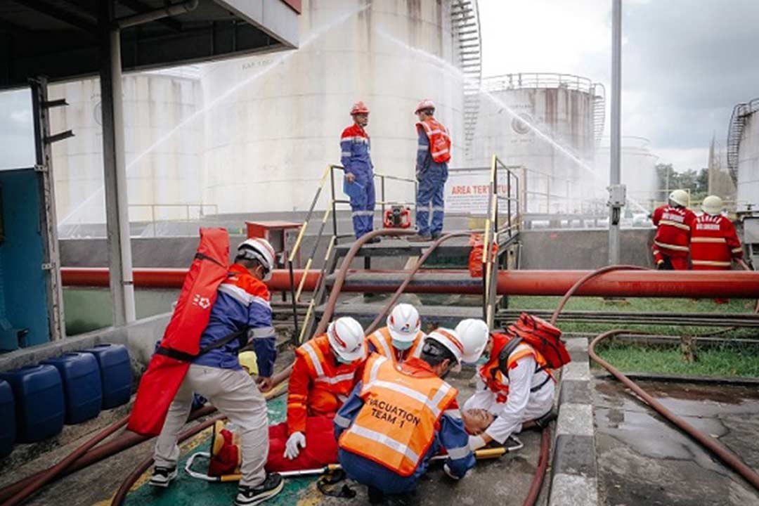Simulasi Padamkan Kebakaran di Fuel Terminal (FT) Samarinda, Kalimantan Timur, Minggu (03/09/2023).