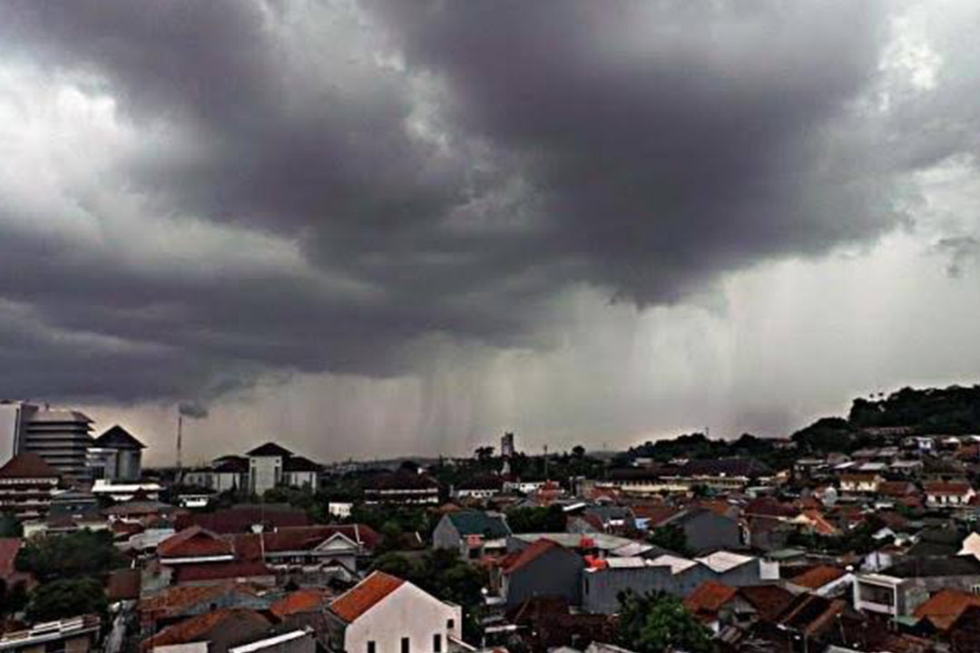 Waspada Sabtu-Minggu hujan Petir terjadi beberapa daerah di Kaltim