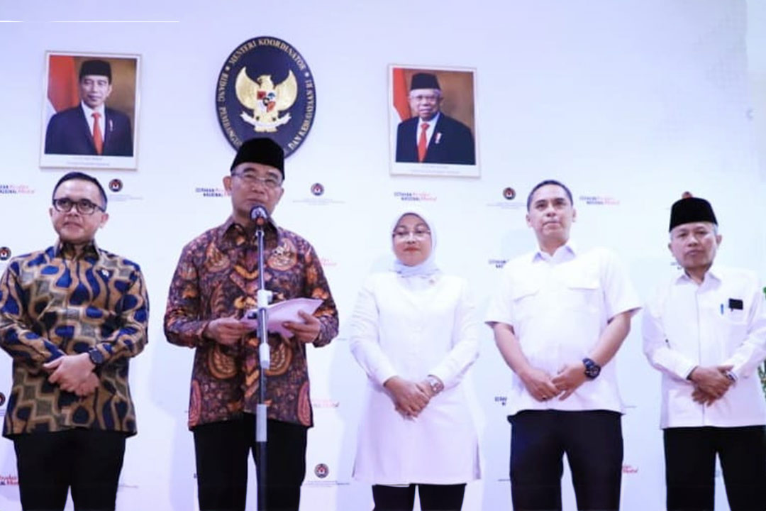 Menko PMK Muhadjir Effendy saat mengumumkan Hari Libur Nasional dan Cuti Bersama 2024.