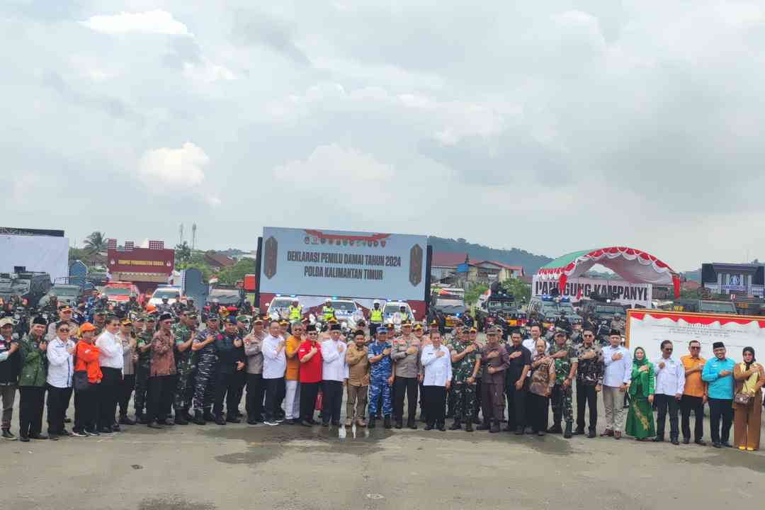 Simulasi Sistem Pengamanan Kota (Sispamkota) dan Deklarasi Pemilu damai di Lapangan Eks Bandara Temindung Kota Samarinda, pada Kamis (7/9/2023).