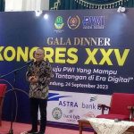 Ketua PWI pusat Atal S Depari saat menyampaikan sambutan di Galadinner Kongres XXV PWI di Gedung Sate Bandung