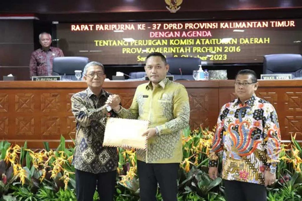 Rapat Paripurna DPRD ke 37 Terima Aspirasi Warga Kabupaten/Kota di Kaltim