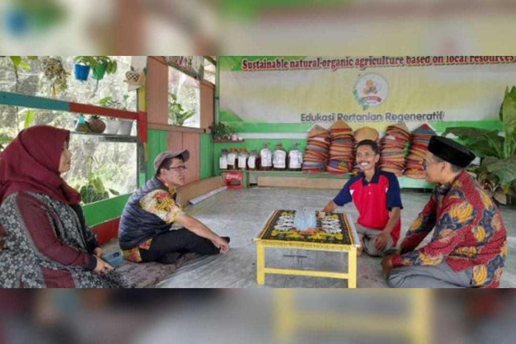 kunjungan ke Puri Leisa di Kampung Belimau Jalan Usaha Tani Kelurahan Lempake, Samarinda Utara.