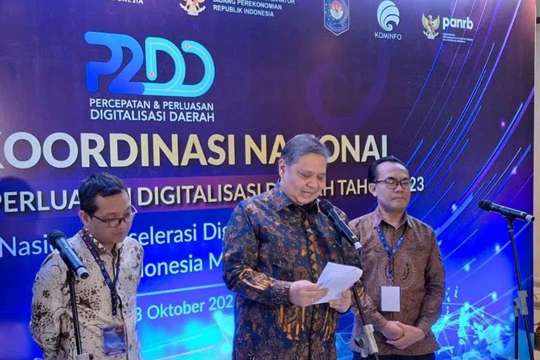 Menteri Koordinator Bidang Perekonomian RI Airlangga Hartarto / Ketua Satgas P2DD saat menyampaikan arahan pada Rapat Koordinasi Nasional (Rakornas) Tim Percepatan dan Perluasan Digitalisasi (TP2DD) di Grand Sahid Jaya Jakarta.