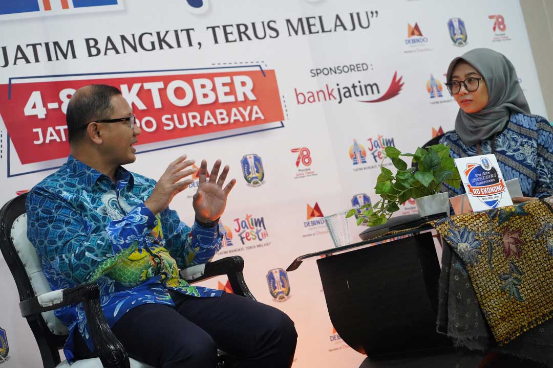 Pj. Wali Kota Batu Aries Agung Paewai saat berbicara di Podcast Jatim Fest 2023.