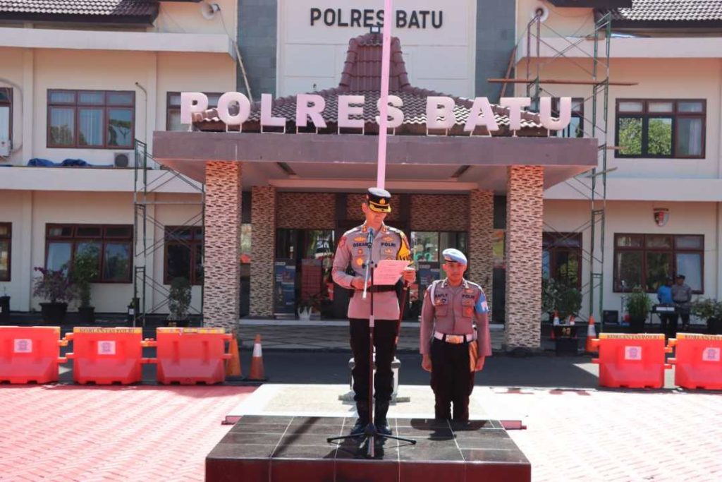 Kapolres Batu, AKBP Oskar Syamsudin saat memimpin Apel Besar Polres Batu