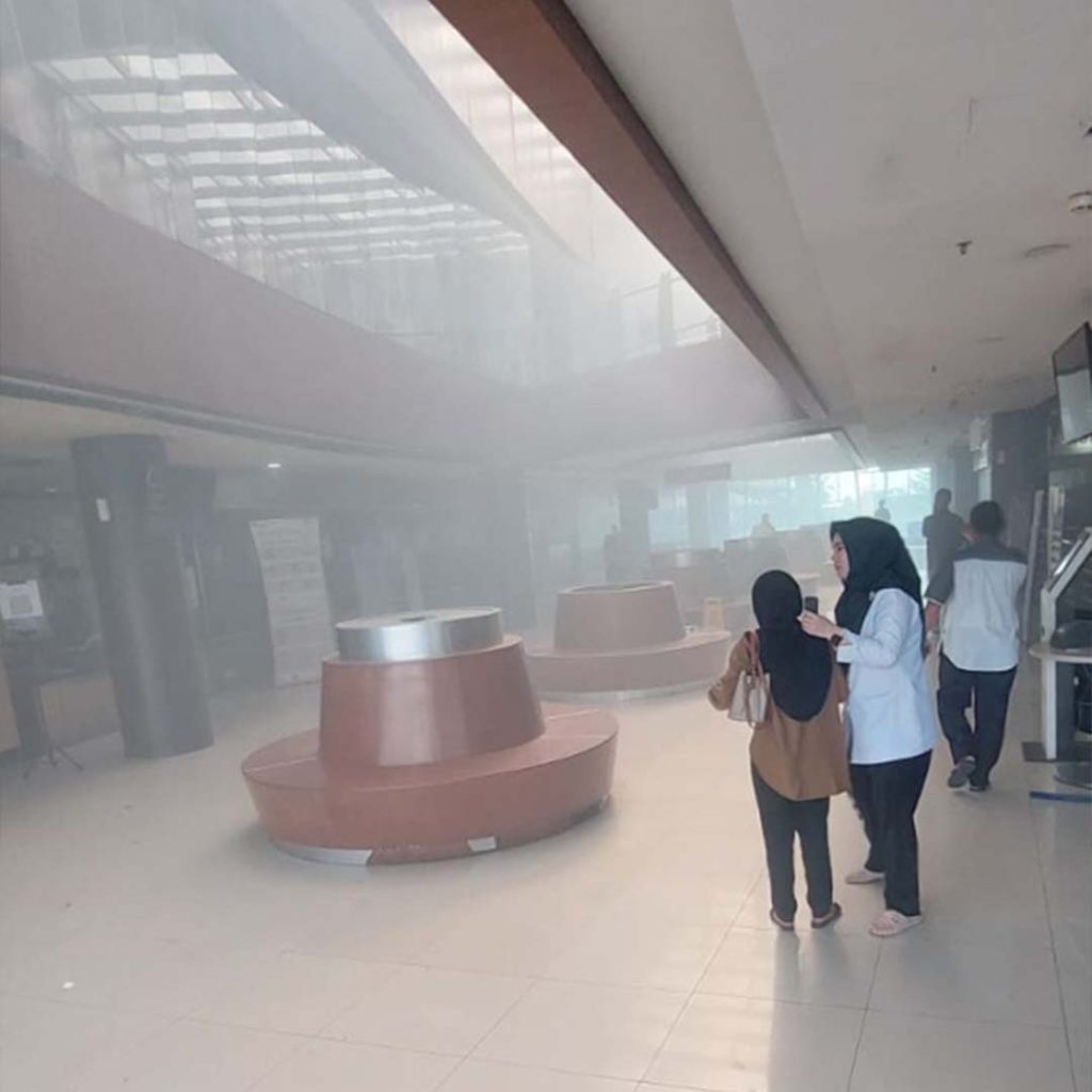 Keadaan lantai 1 rumah sakit pasca ledakan