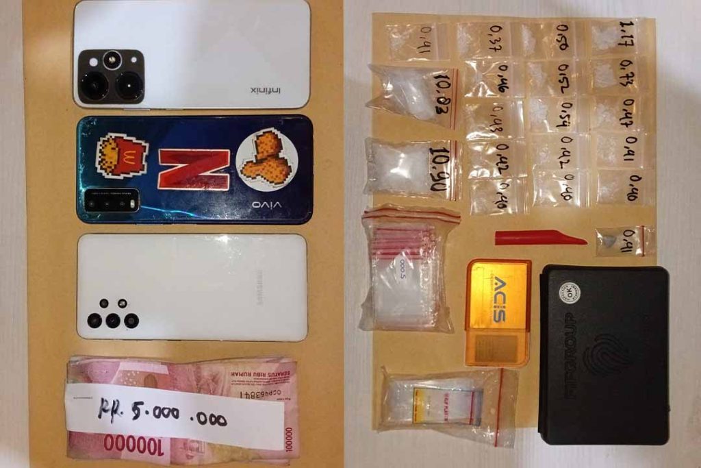 Barang bukti yang berhasil diamankan Satuan Reserse Narkoba Polresta Samarinda dari pelaku.