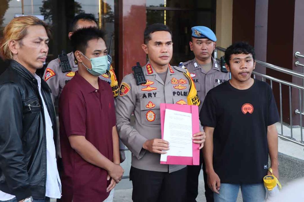 Kapolresta Samarinda Kombes Pol Ary Fadli saat menanggapi aksi unjuk rasa