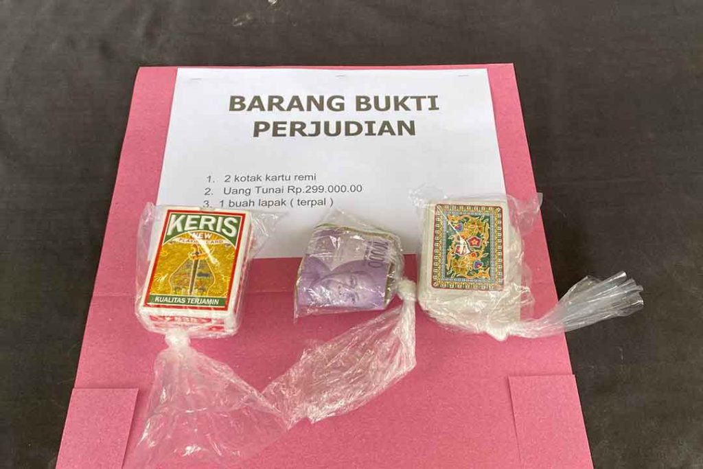 Barang bukti dari berbagai kasus