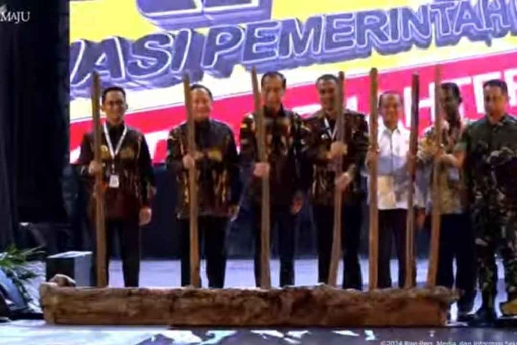 Penumbukan lesung tandai dibukanya Rakernas APEKSI ke-17