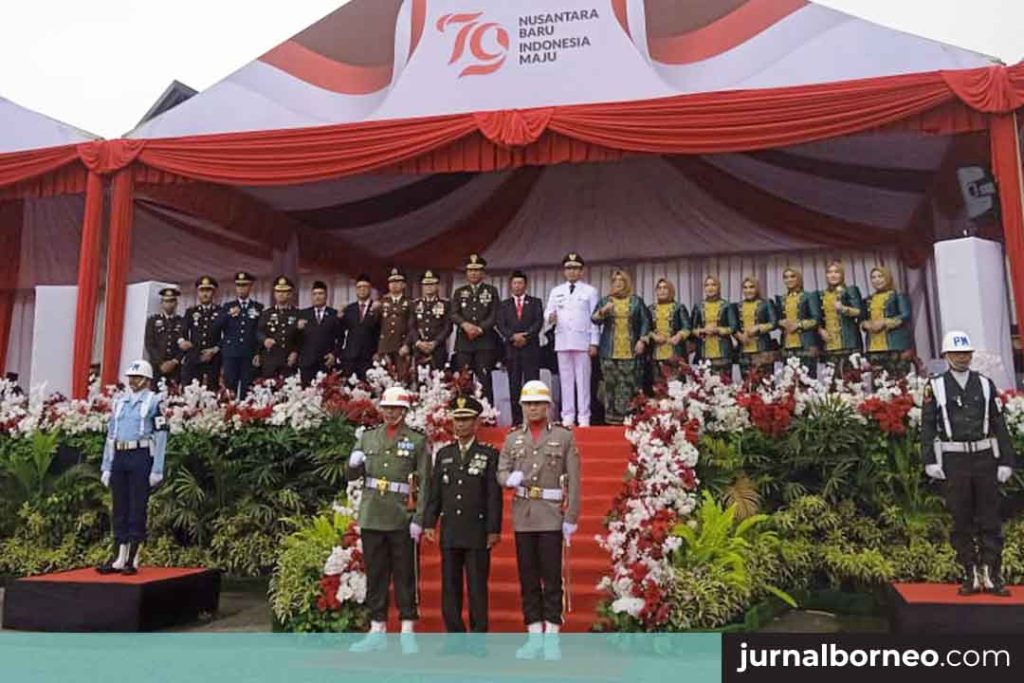 Foto bersama Wali Kota Samarinda, Andi Harun serta para pejabat daerah Kota Samarinda (Jalia/Jurnalborneo)