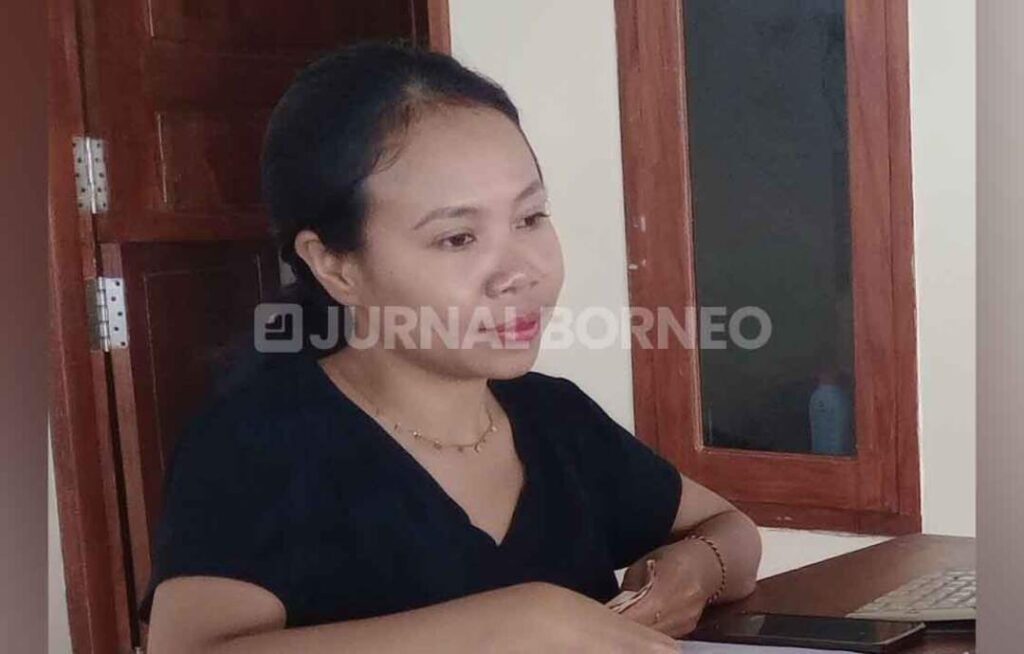 Kadek Eti, karyawan kantin Nosarara.